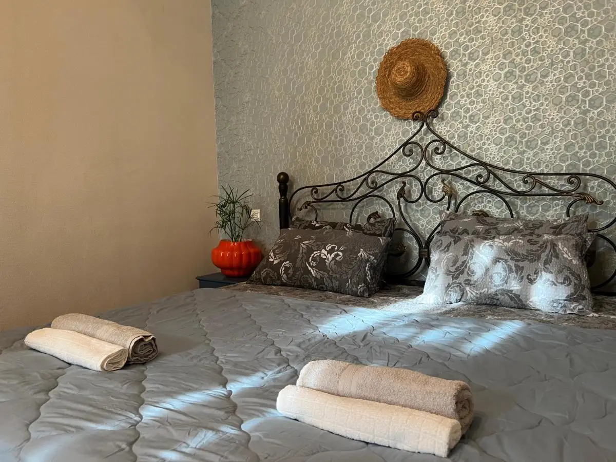 Lola Apartments TBS