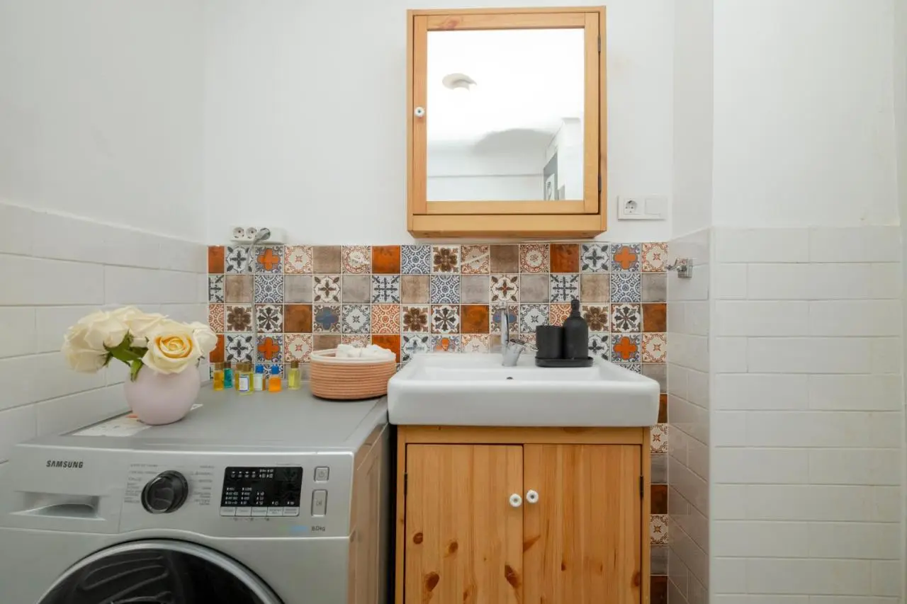 Spacious Sea View Family Suite in Managed Aparthotel with Balcony