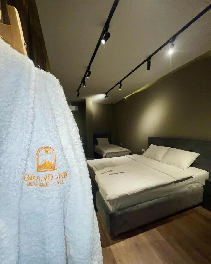 GRAND JNK Boutique Hotel