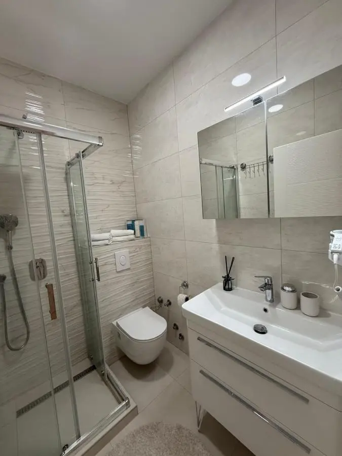 Apartmani Maja