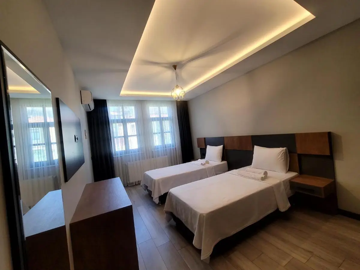 Levent Apart