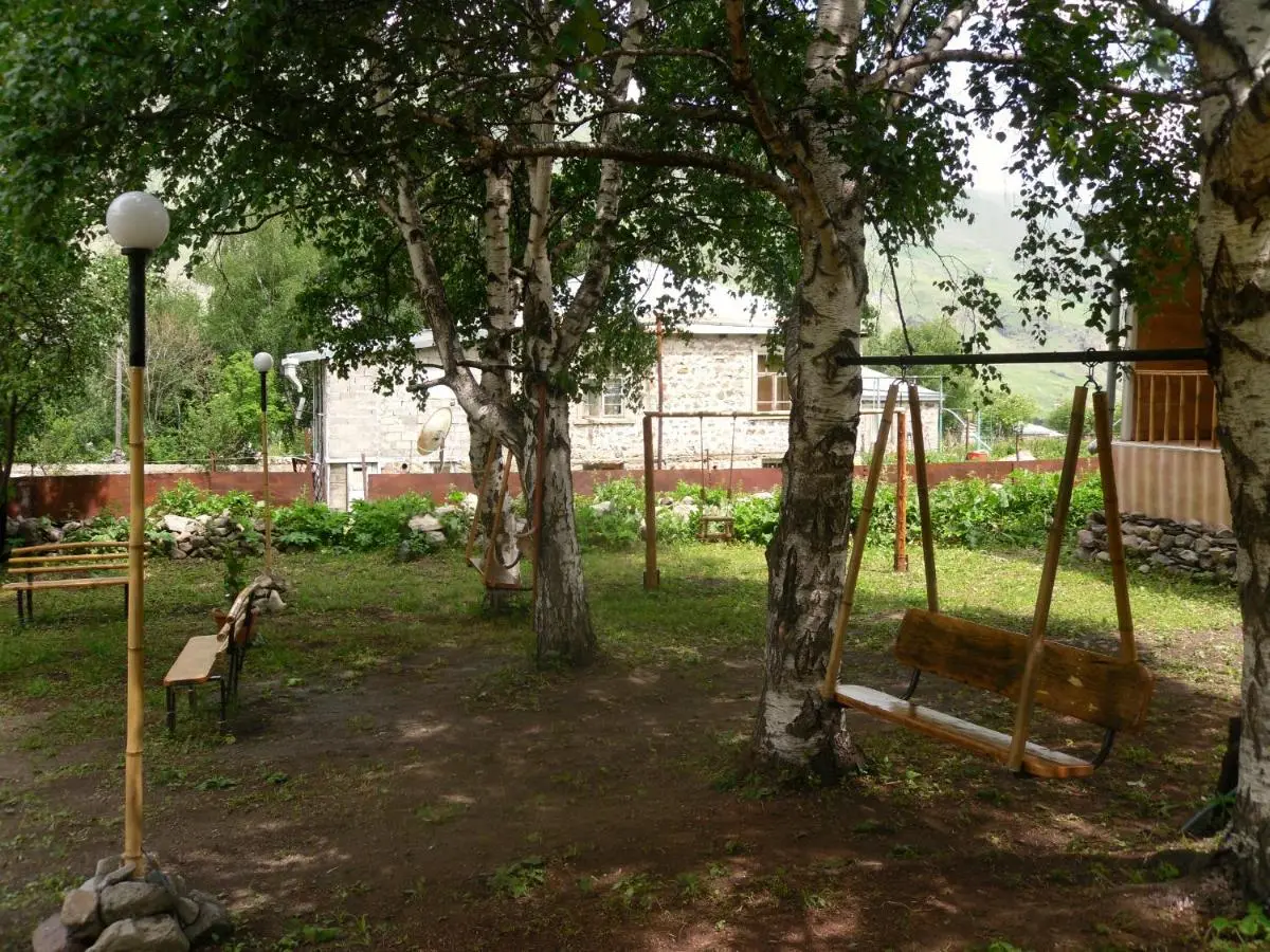 Kazbegi cottages qabarjina