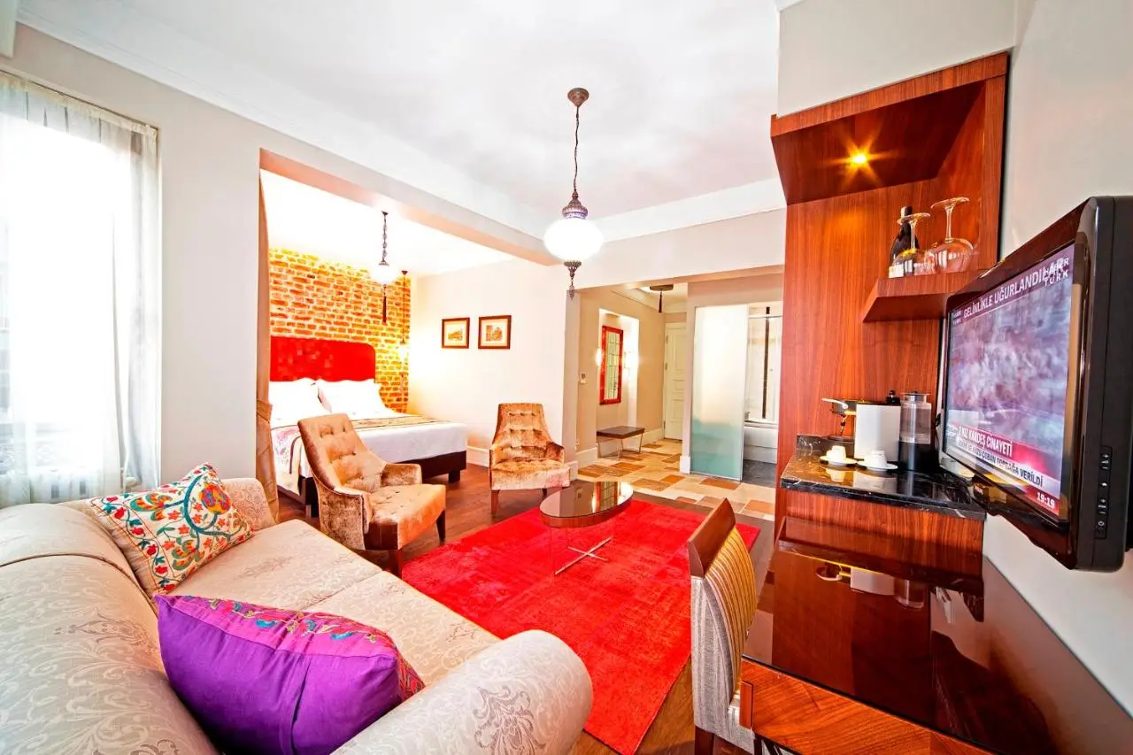 Azade Suites