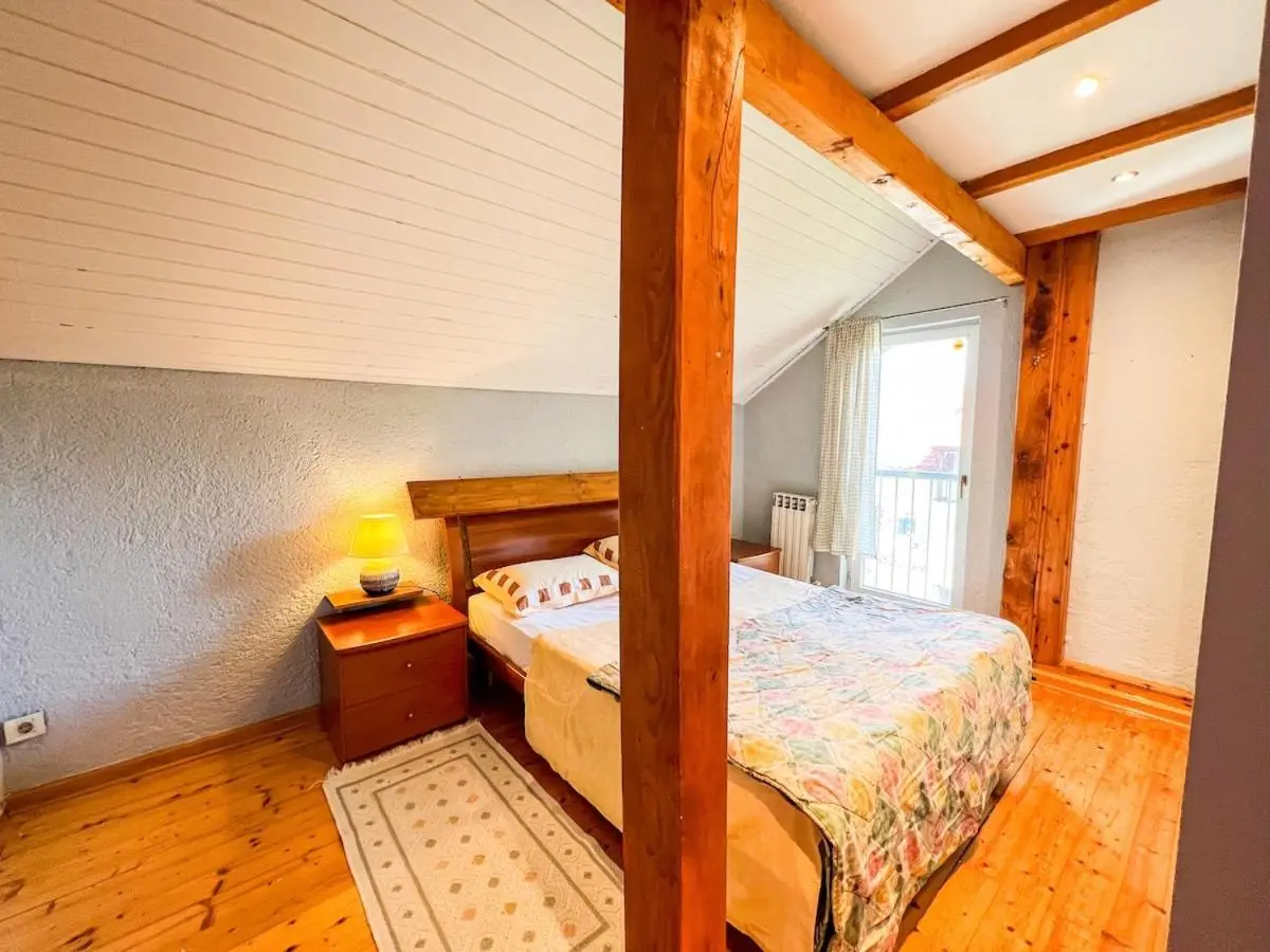 Wood & Light Loft Sarajevo - Private parking