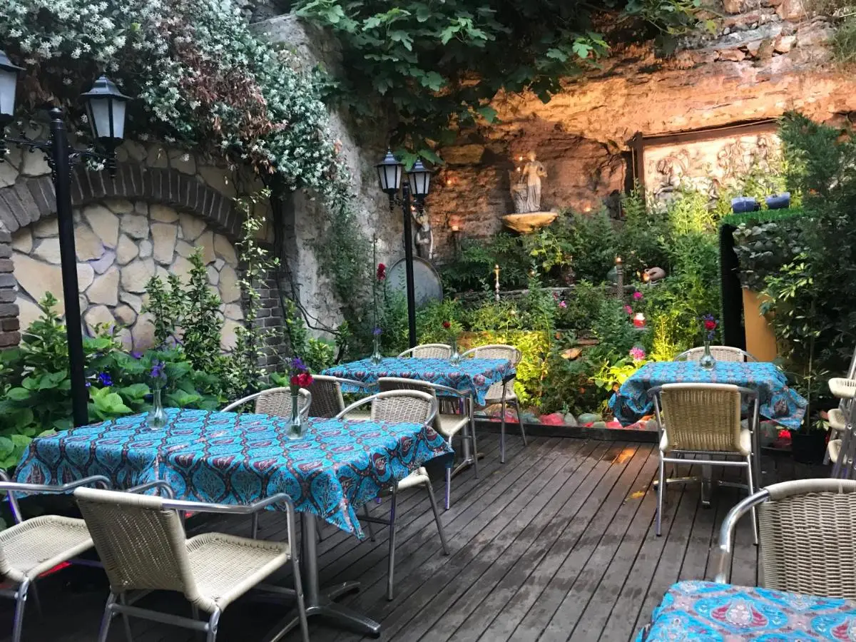 Sphendon Hotel