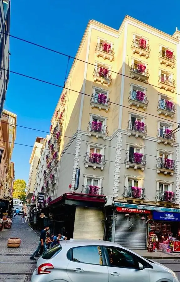 Flower Palace Hotel