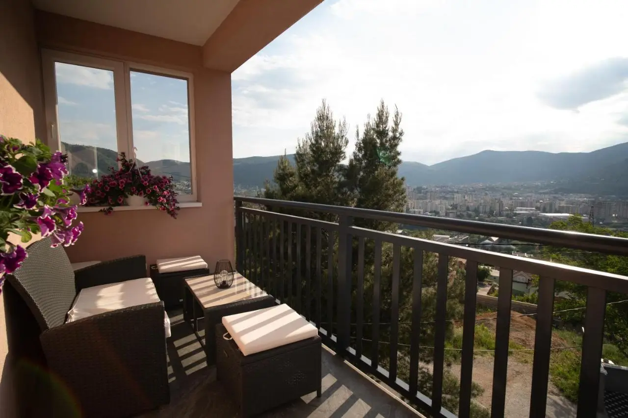 Skywalk House