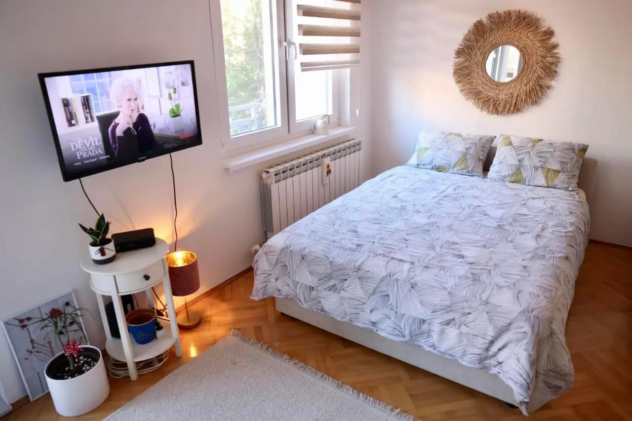 Apartment 11 - Great location, quiet but near the center