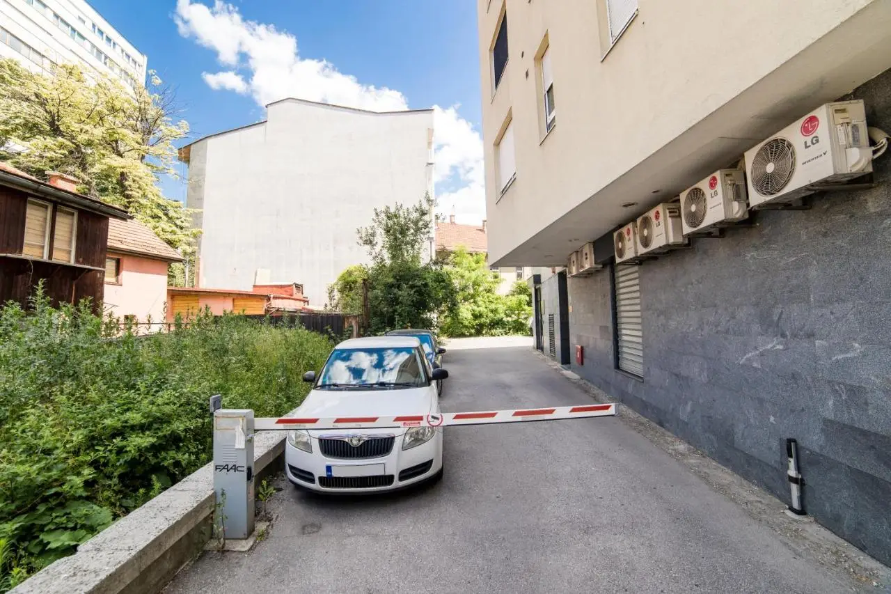 Skenderija Skyline Luxury- 2BR Apartment with Garage and Balcony