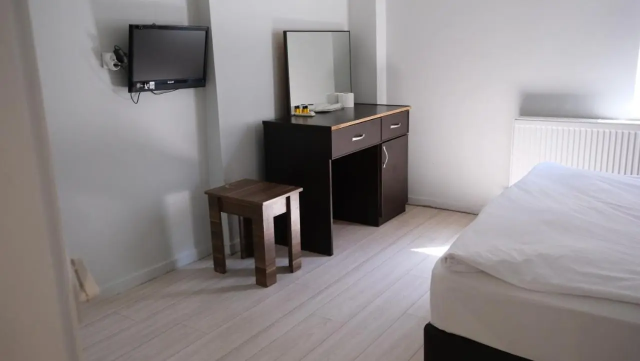 Simon Hotel
