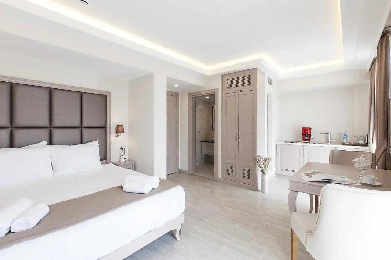 Perla Galata Hotel