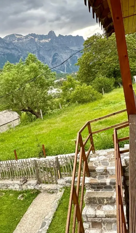 Bujtina Vellezerit Grrela