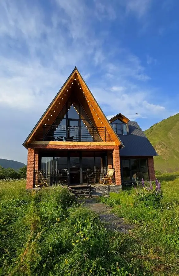 Grand Mountain Cottage