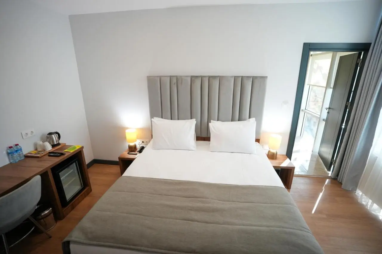 Business Life Hotel Güneşli