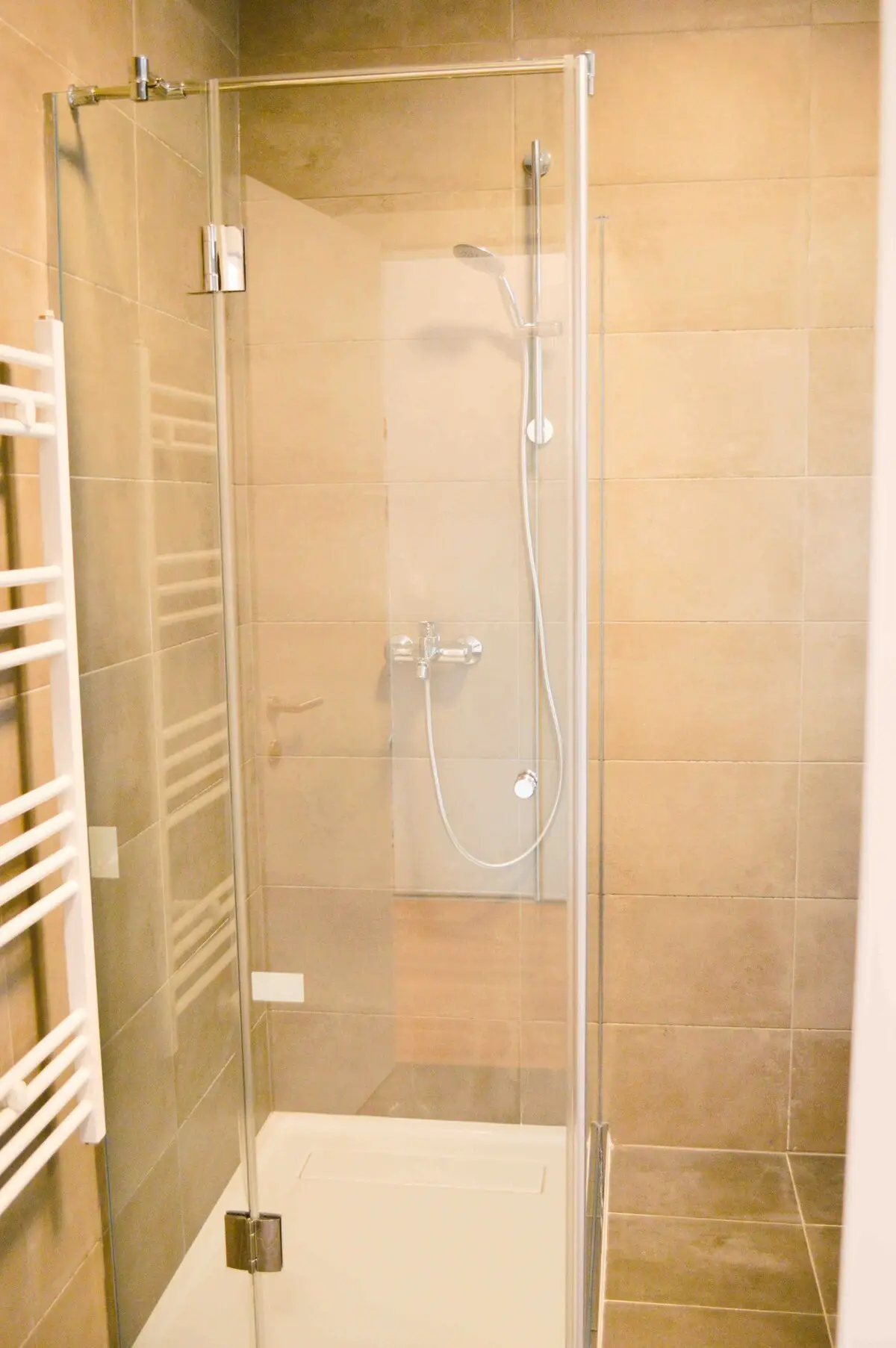 Modern brand new studio@top location+balcony view