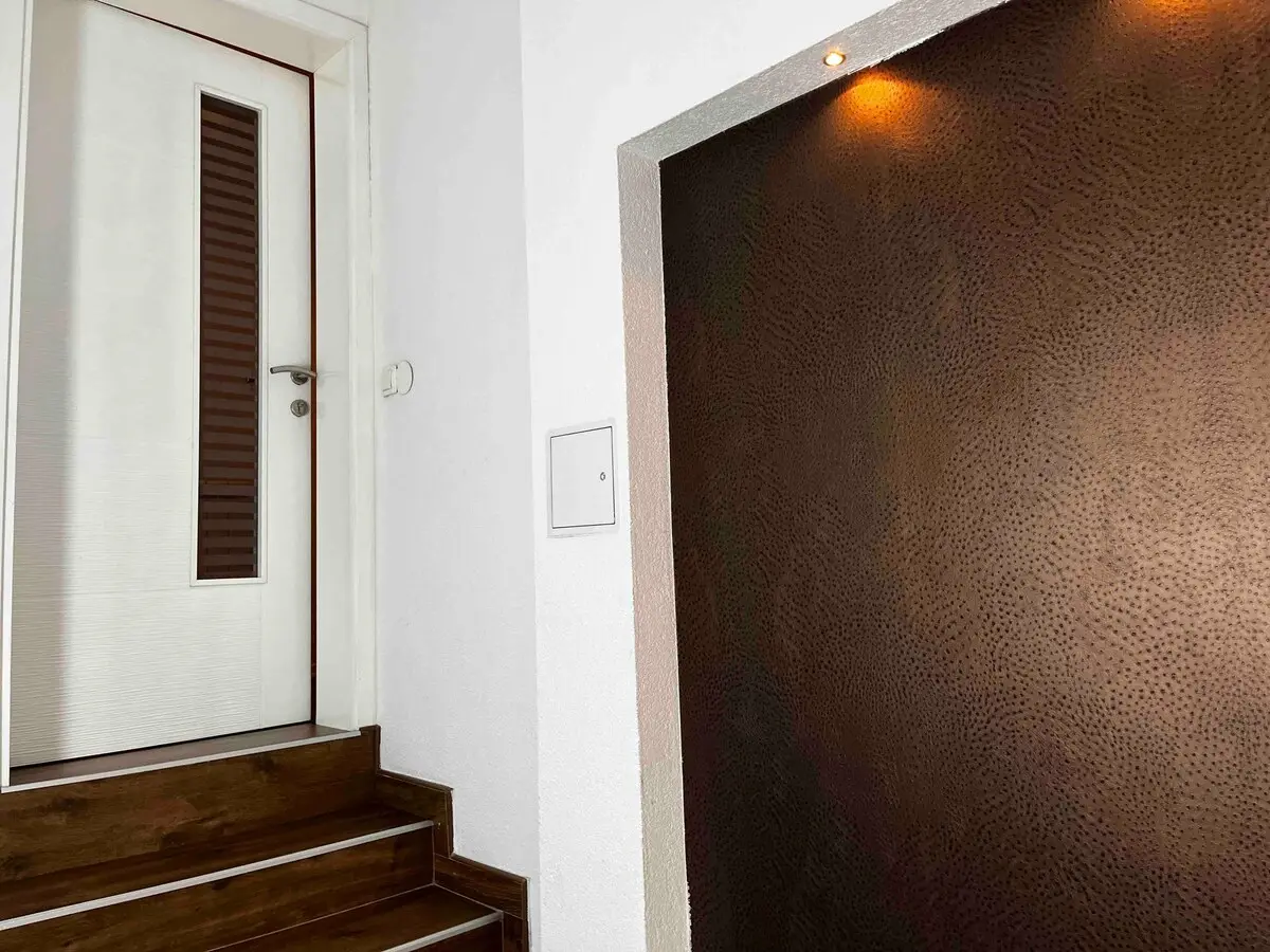 Big room(2beds), balcony,Wi-Fi & parking