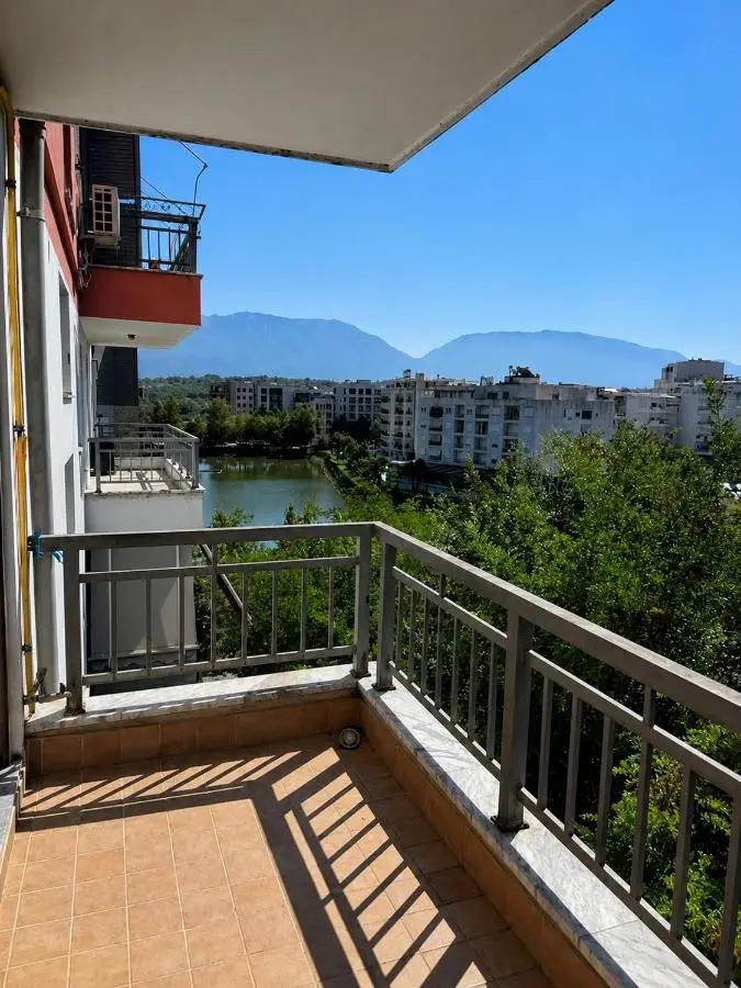 Lake View Apartment