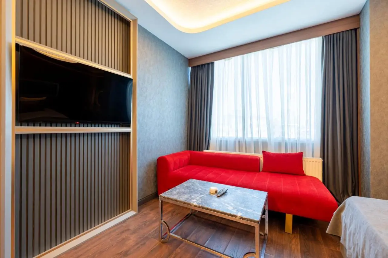 216 Eagle Palace Suite