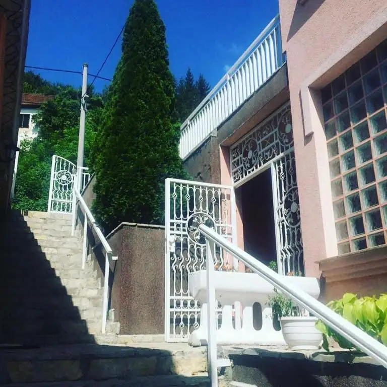 Saraj Guest House
