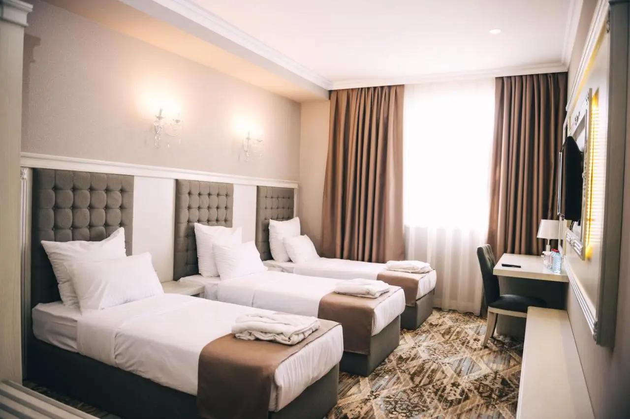 Emerald Suite Hotel