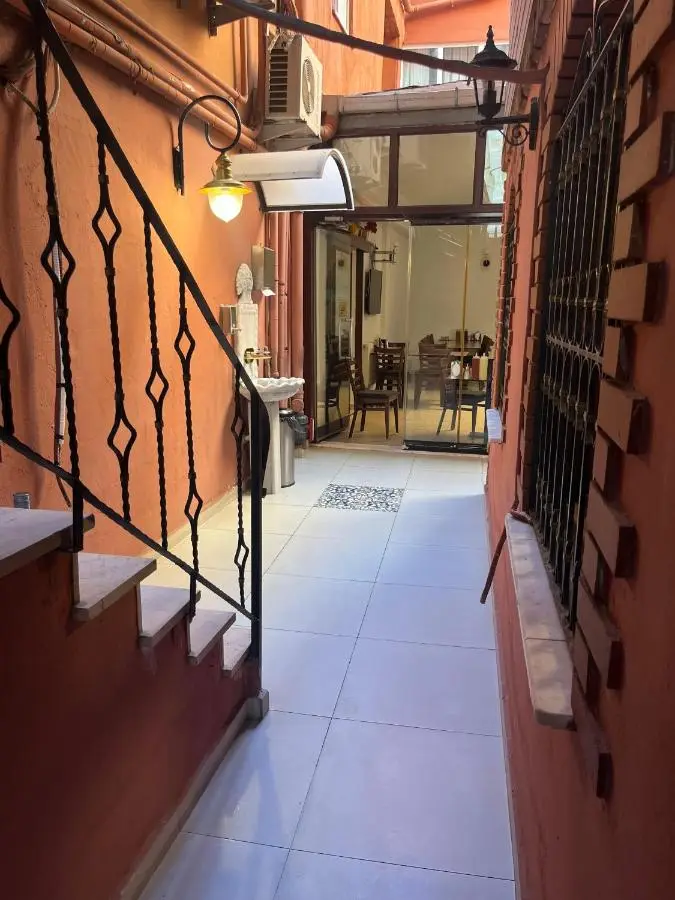 Adil Konak Hotel