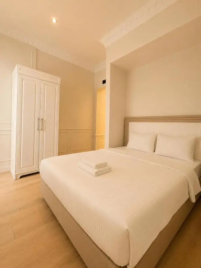 Royal Garden Suite and Hotel