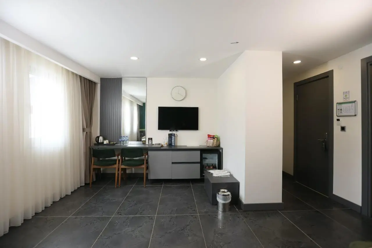 Ren Business Hotel