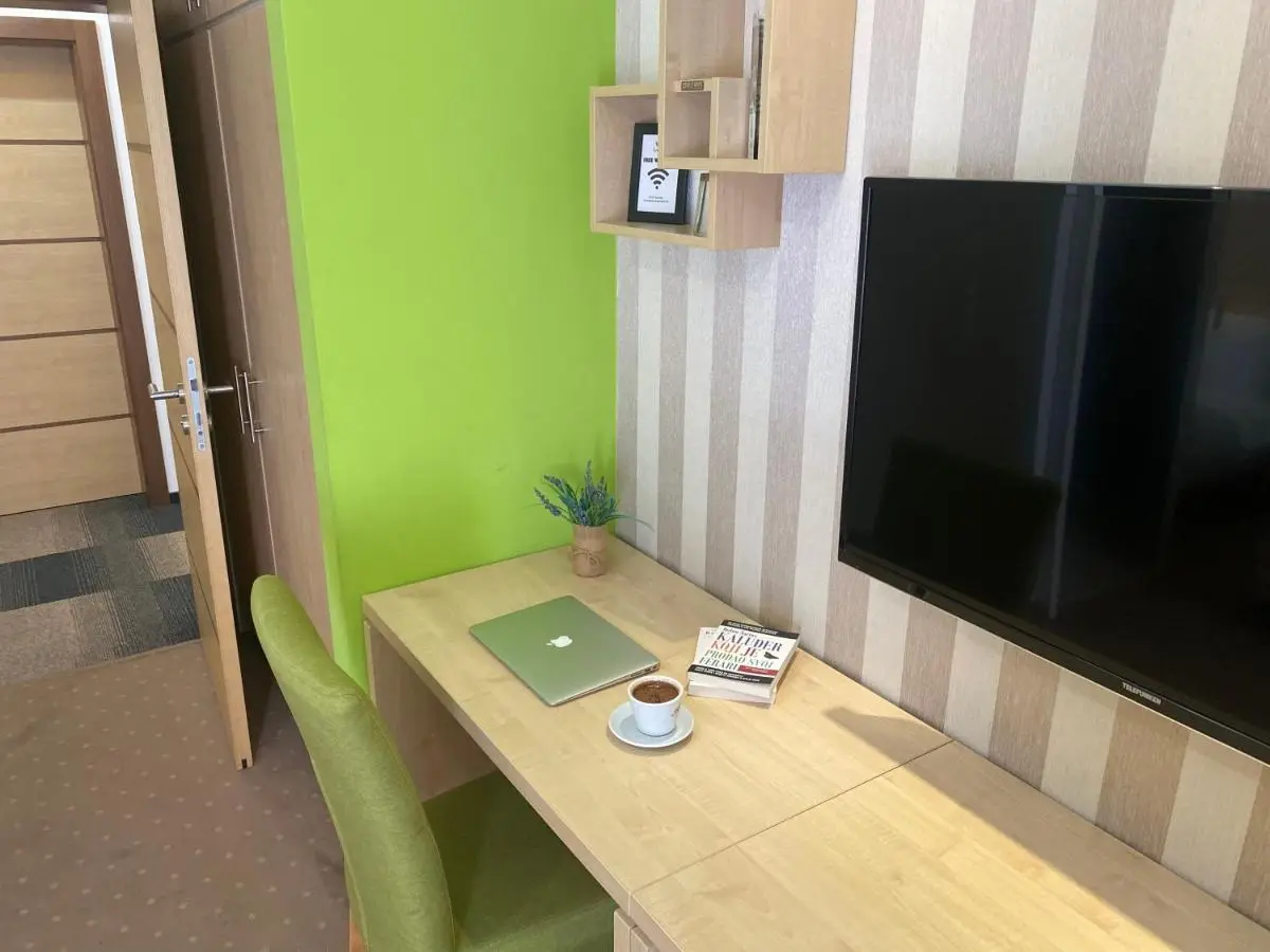 Laurus Motel Airport Tuzla