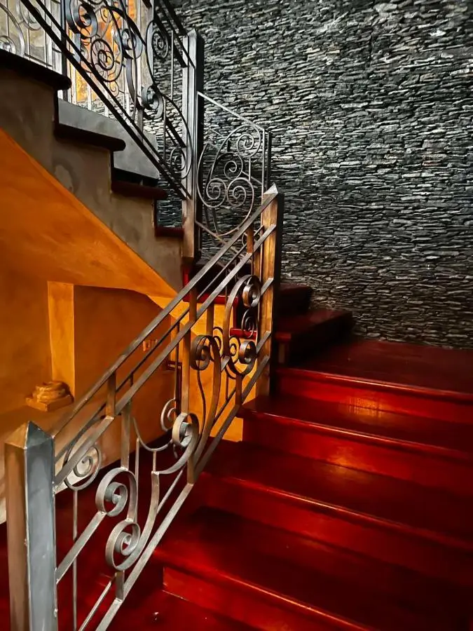 MICHELE Hotel