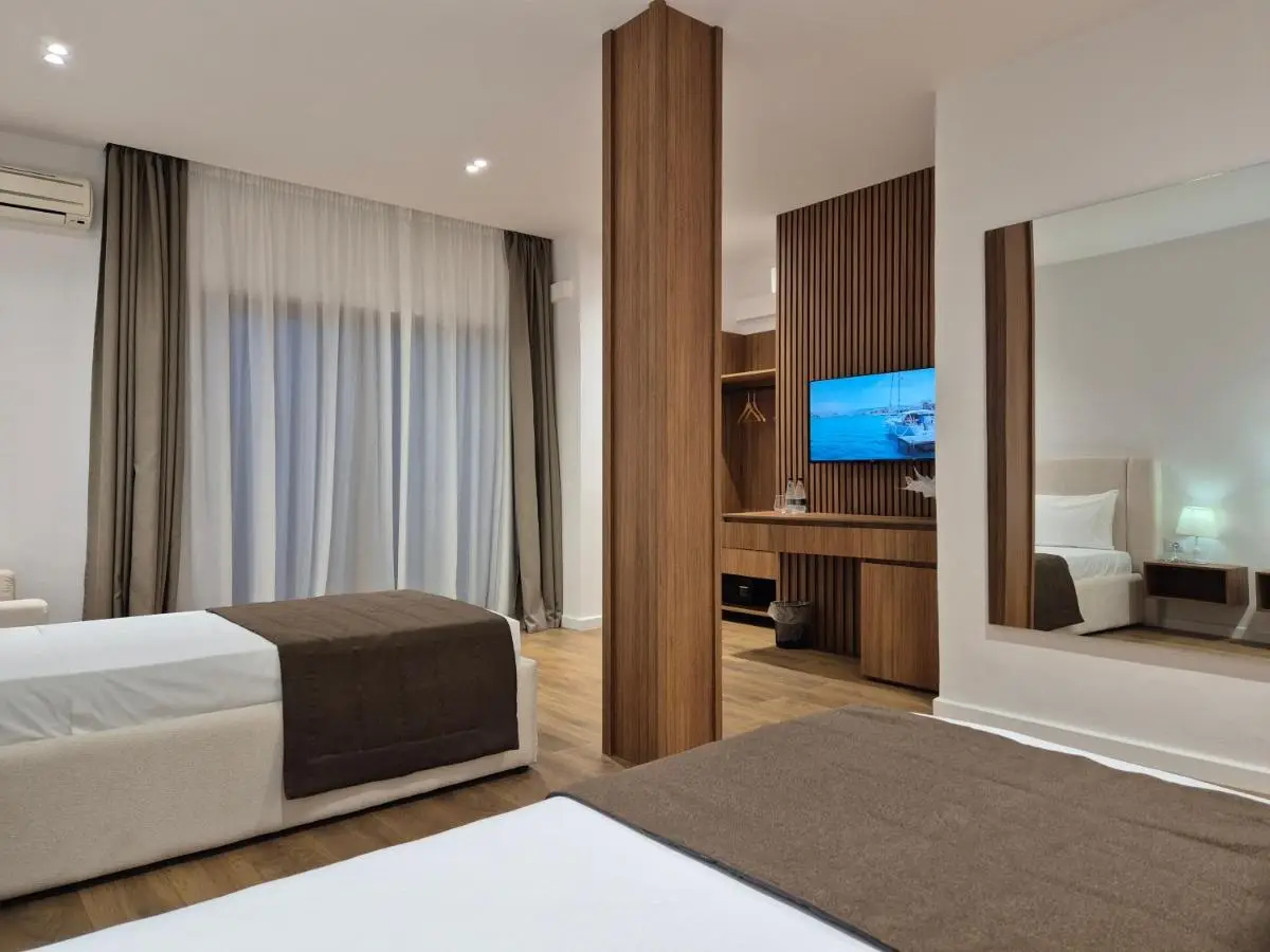 ORCHIDS Hotel