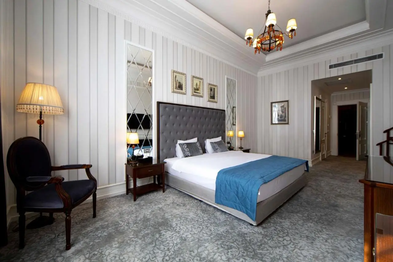 Sapphire City Hotel