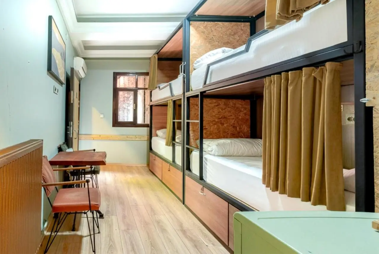 YOLO Hostel