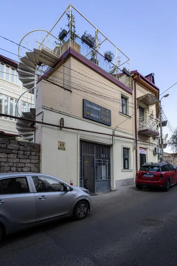 Apart Meidani - Stylish Old Town Apartment with Balcony & Synagogue View