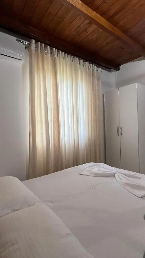 Windmill Shkodra Gesthouse Camping & Grill