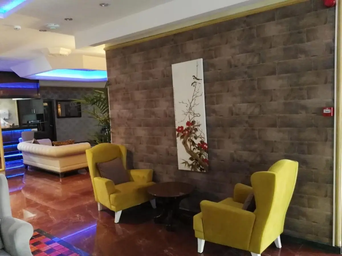 Hermanos Hotel