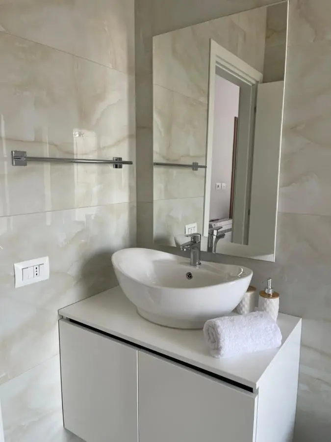 New Bazaar, Grand Apartment