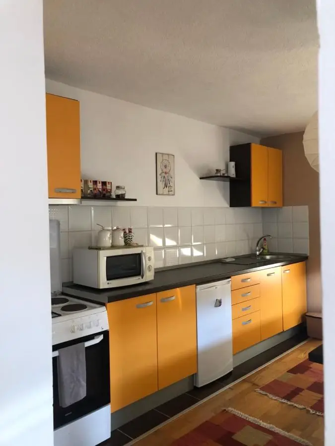 Apartment Incognito
