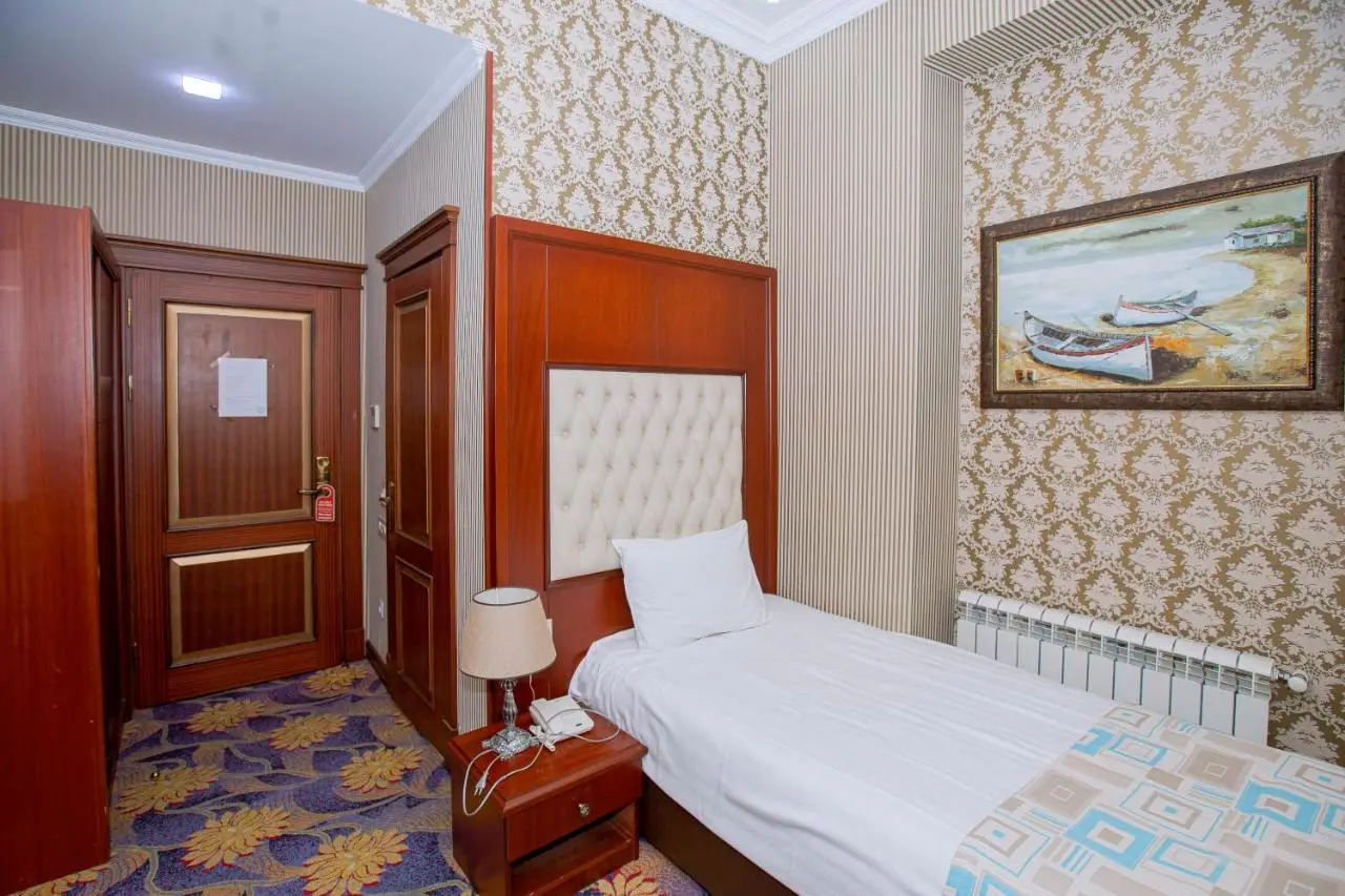 Clover Hotel F1 View