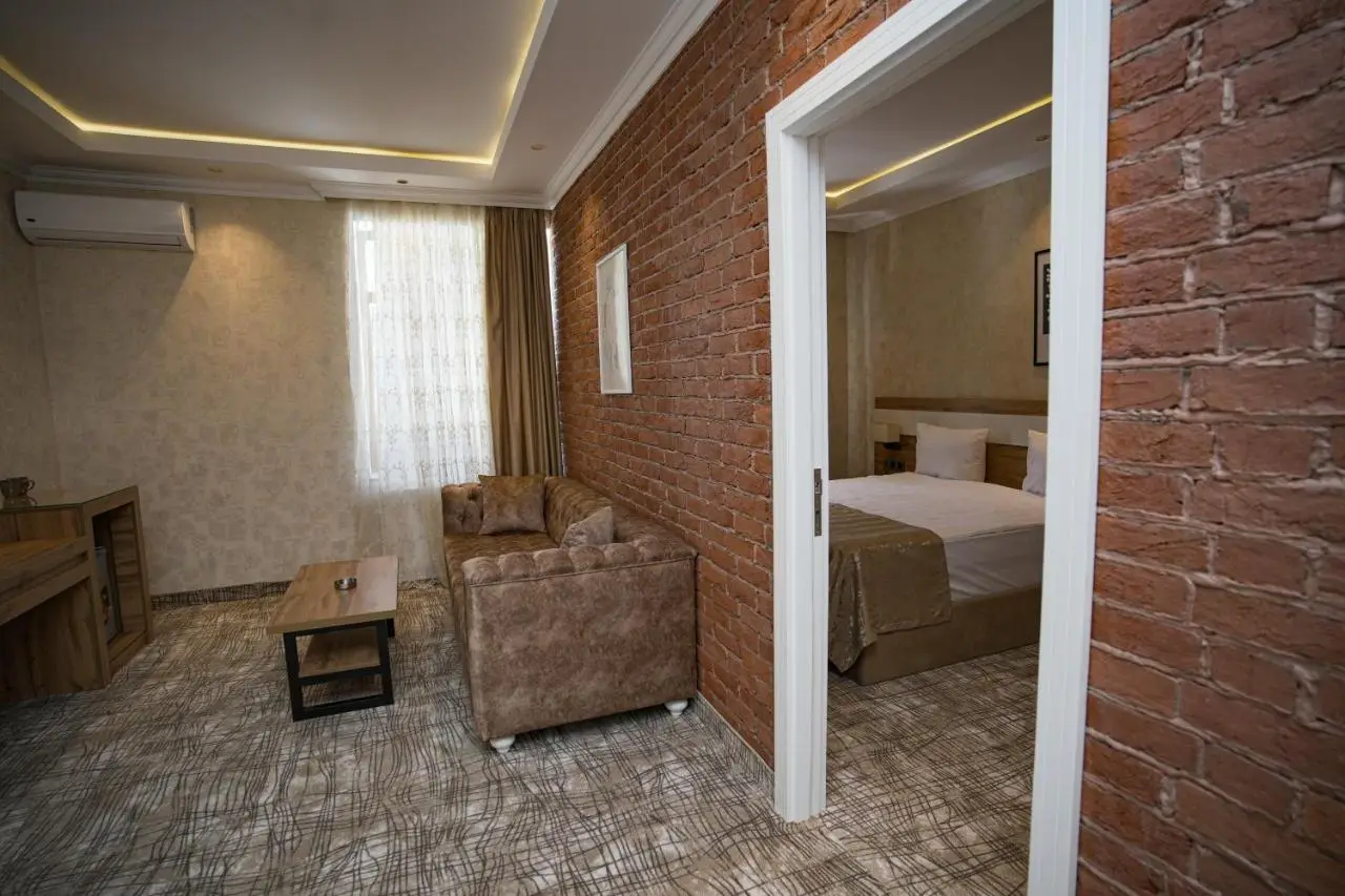 LakeSide Hotel & Spa
