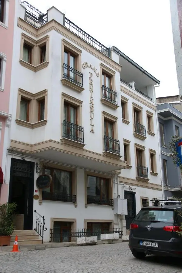 Grand Peninsula Hotel