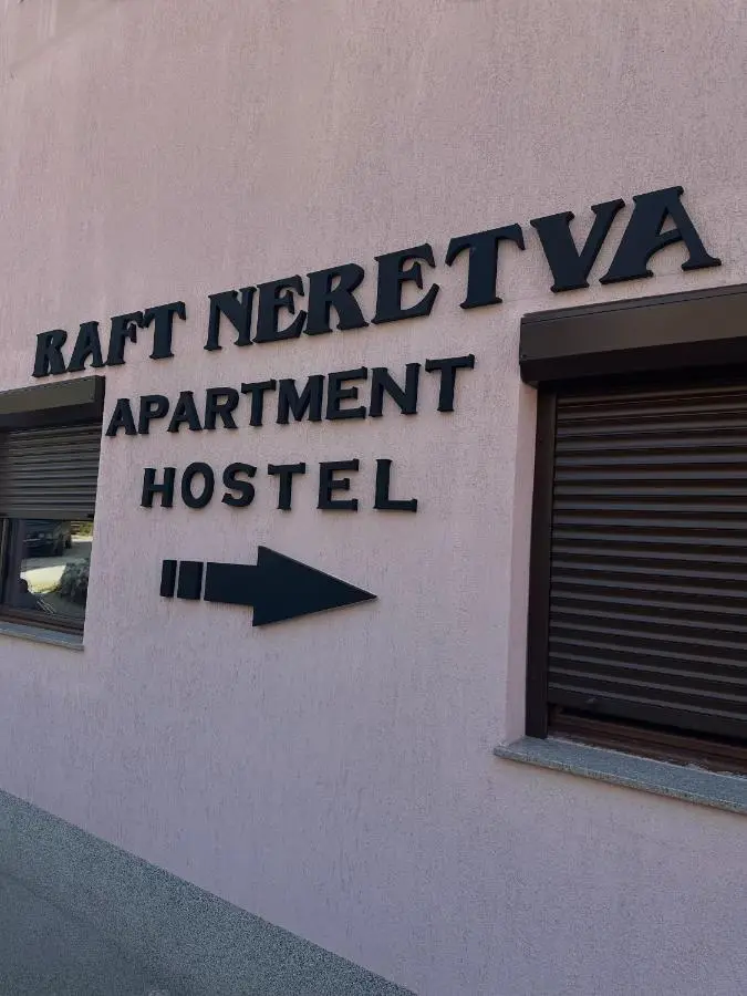 Hostel Raft Neretva