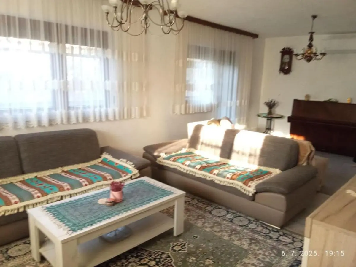 Hiža Guesthouse