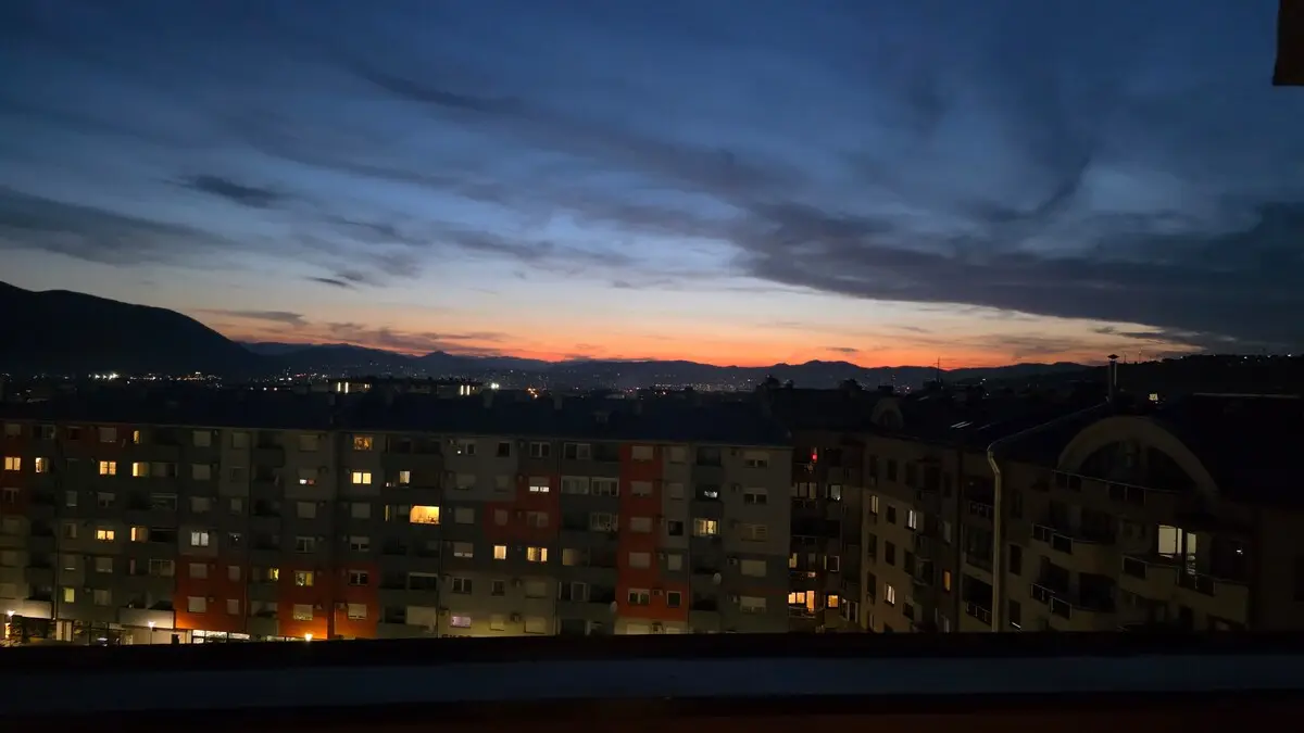 Top Floor Modern Penthouse | Free Parking