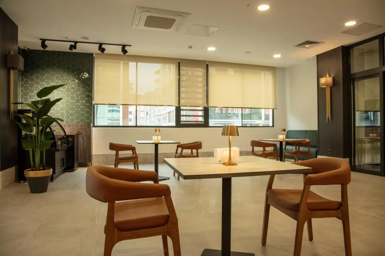 V Center Hotel
