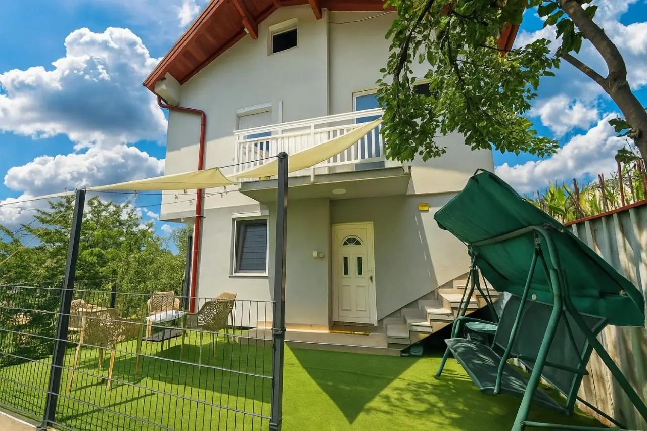 Modern House near Sarajevo with Terrace & Free Parking