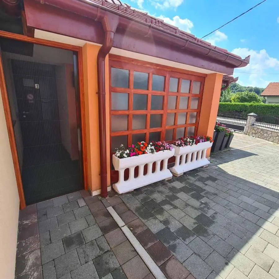 Hana Superior Apartments