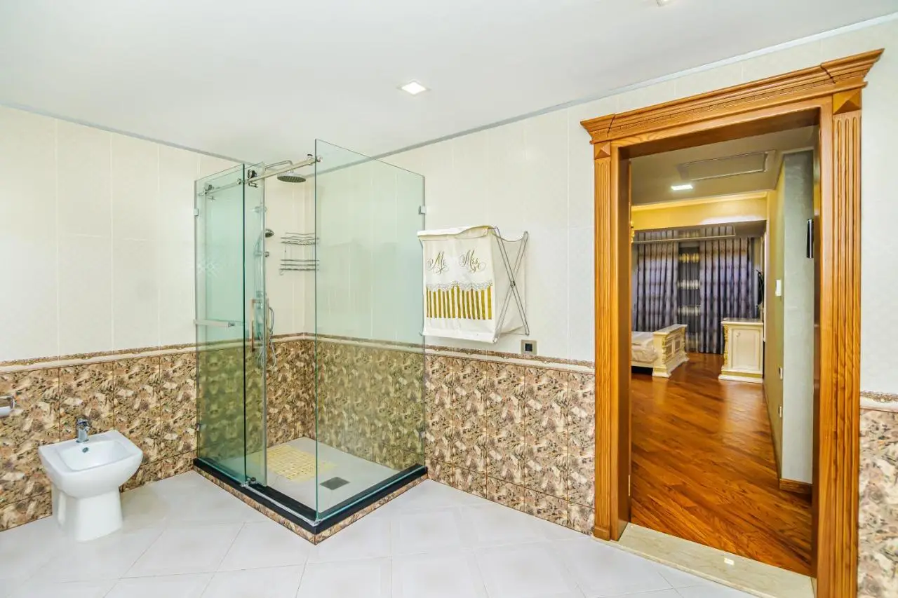 4 Bedroom Luxury Apartment on BAKU