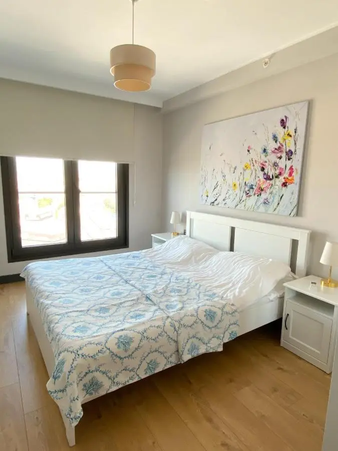 Luxury Central Fully Equipped 3BR 2BA Apartment by Siena Suites