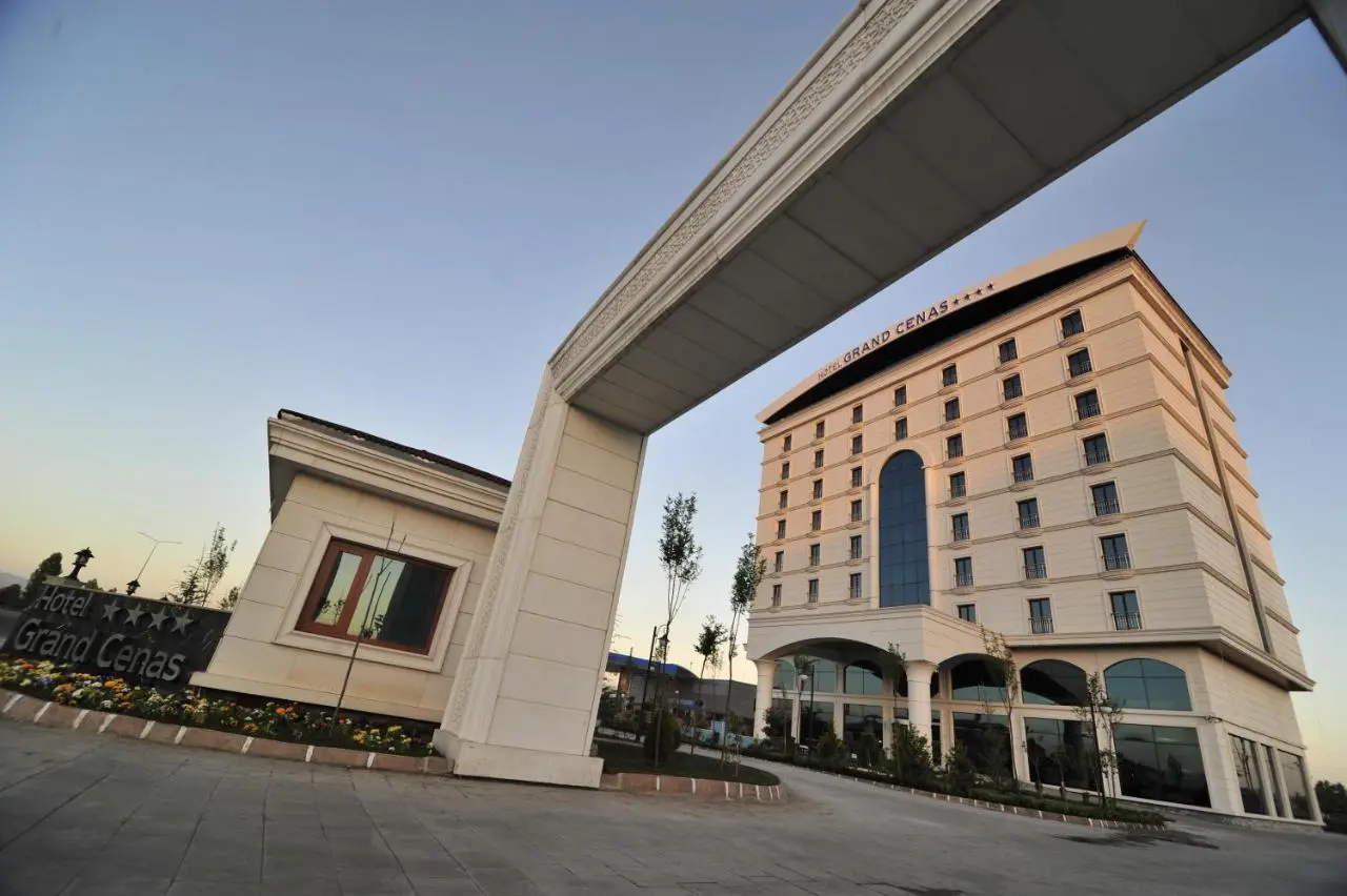 Grand Cenas Hotel