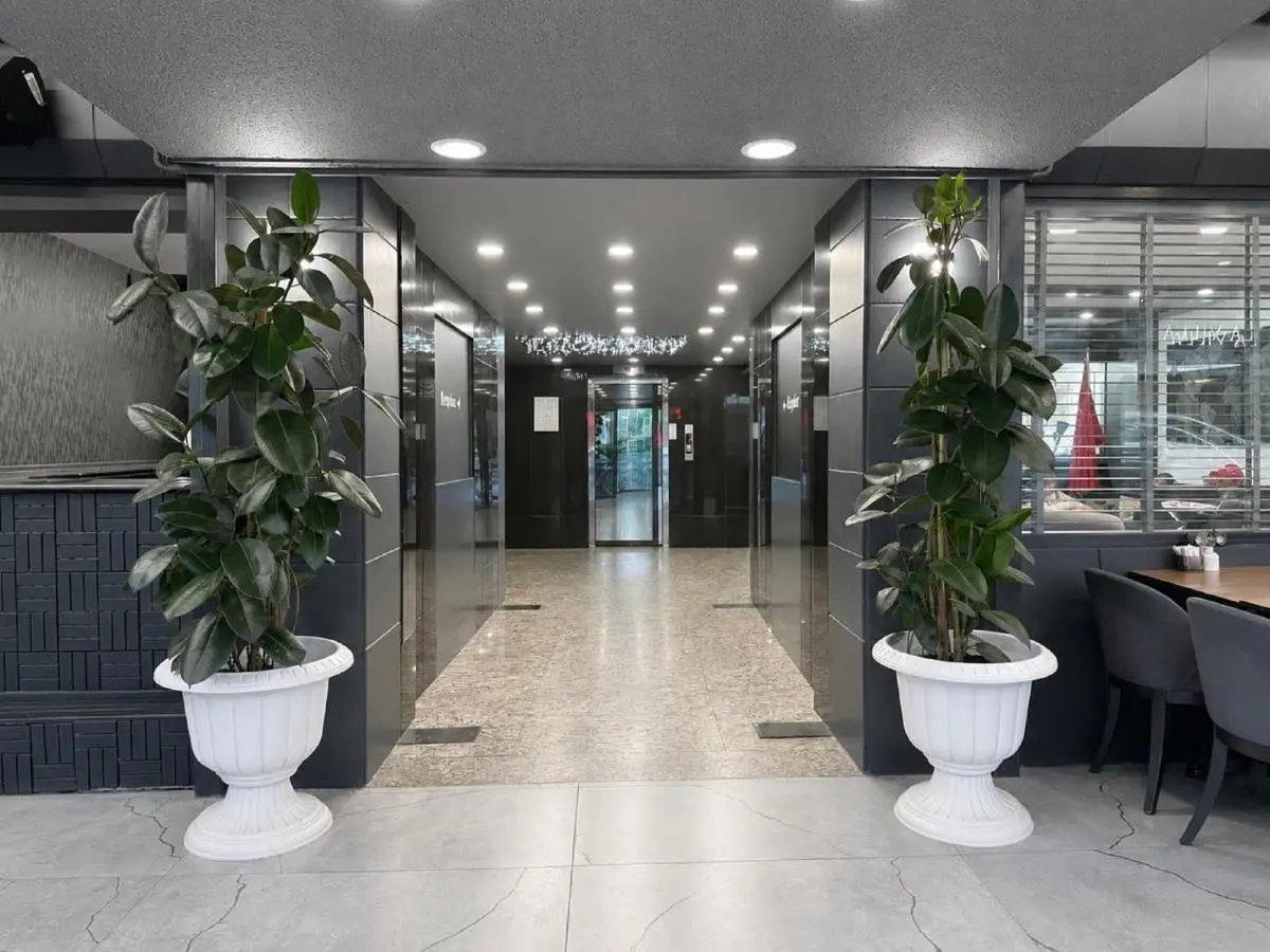 Peak Star Hotel